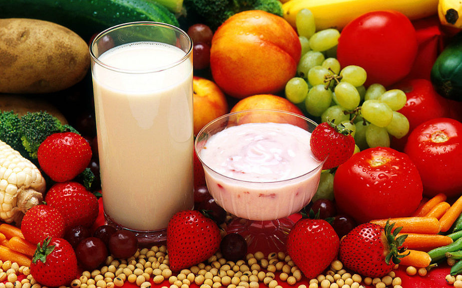 Comida alimentos fruta leite 925x578
