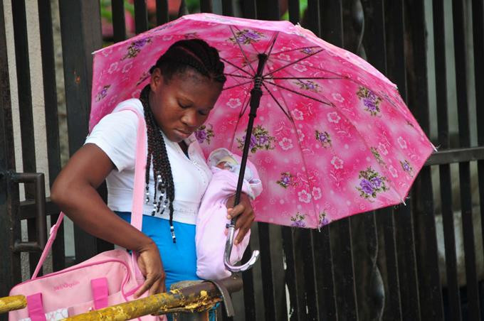 Haitianas dejan poco cupo en camas de maternidad