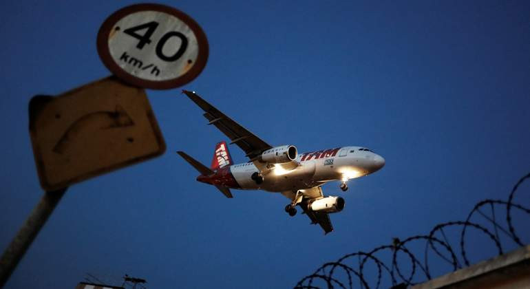 Avion seguro reuters 770