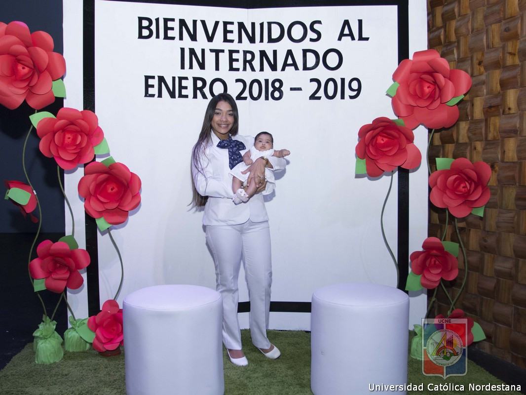 Ucne entrega placas a internos de medicina 2018 2019 20180118 1016014749