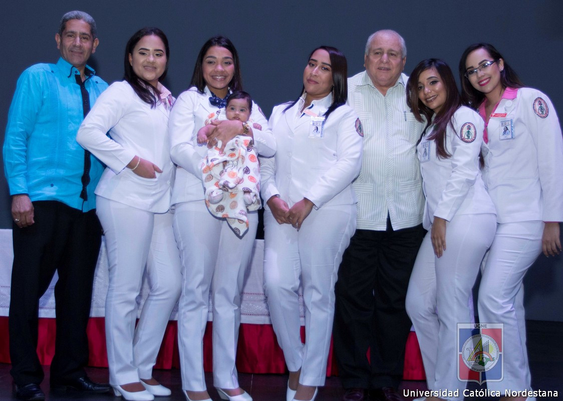 Ucne entrega placas a internos de medicina 2018 2019 20180118 2076258801