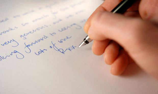 Humor viral por que es mas dificil escribir cartas de amor si eres medico 7852 620x368