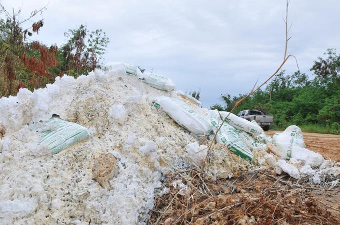 Rara sustancia atemoriza vecinos en 2 comunidades 1