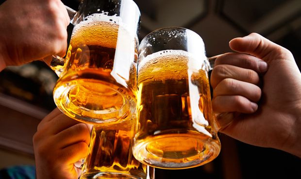 Los antioxidantes de la cerveza buenos contra las enfermedades del corazon 1139 620x368