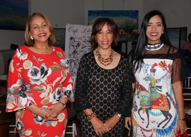 Luisa de Aquino Rossy Pereyra y Delores Sanchez.