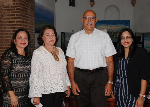 Estela de Gomez Emma Milagros Batista Alcides Matos y Ana Patricia Gomez.