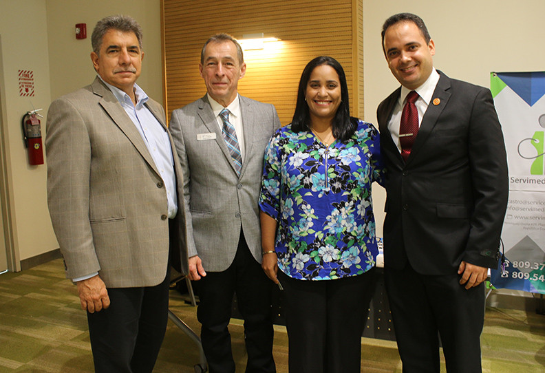 6. Arnaldo Pérez, Jose Luis Carles,Natalia de la Cruz,y Hernán Oliu.