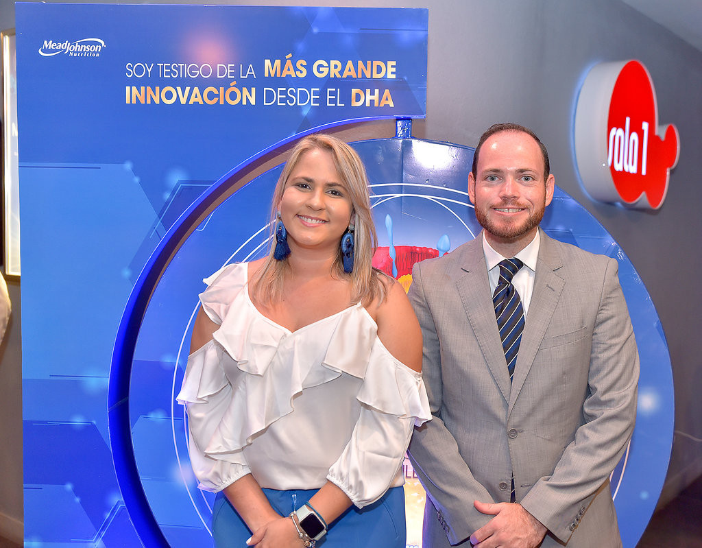 Paola Pelau0301ez y Jean Paul Santana