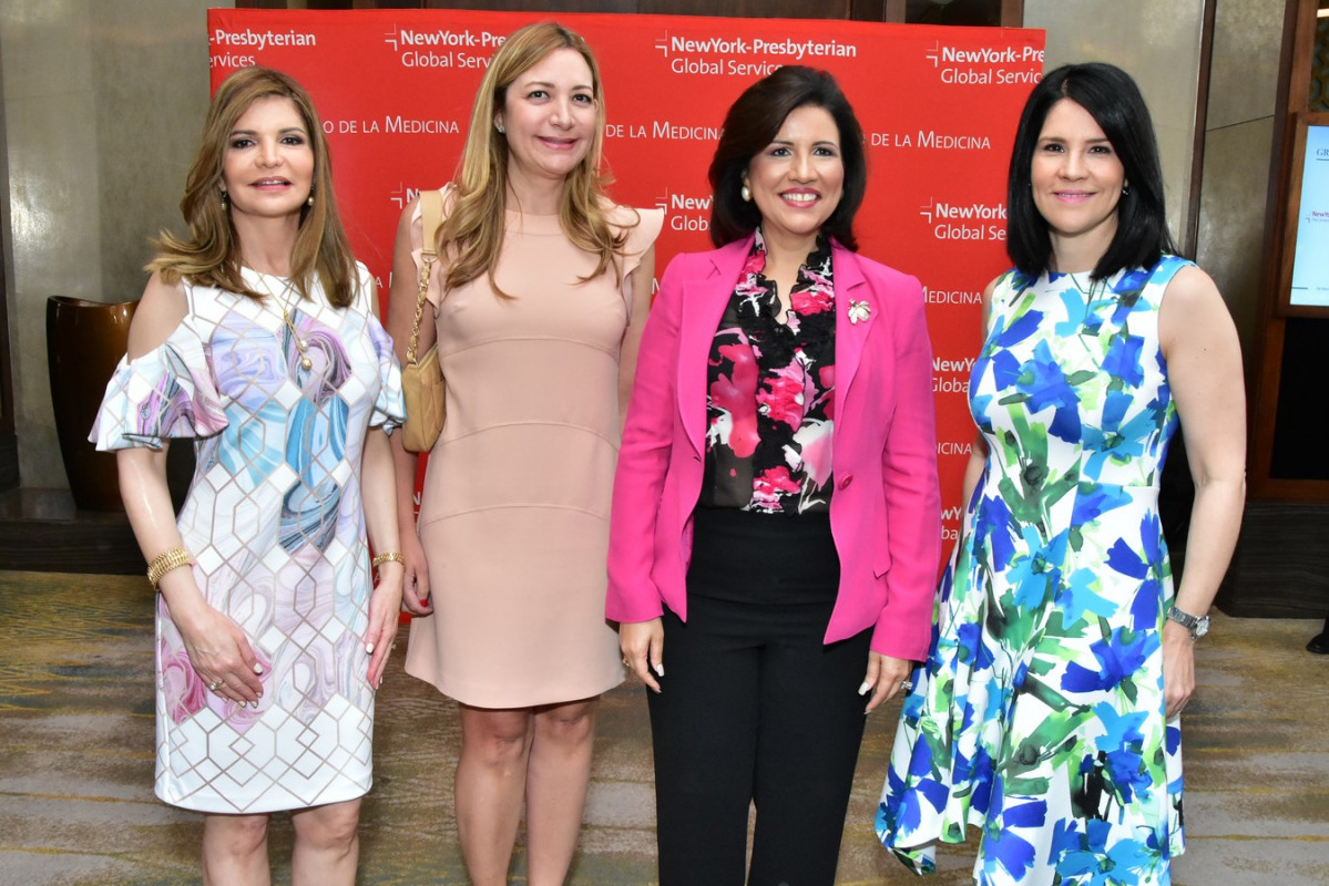 Sra. Nancy Velazquez, Isabel Turull, Margarita Cedeu00f1o de Fernu00e1ndez y Alicia Ortega