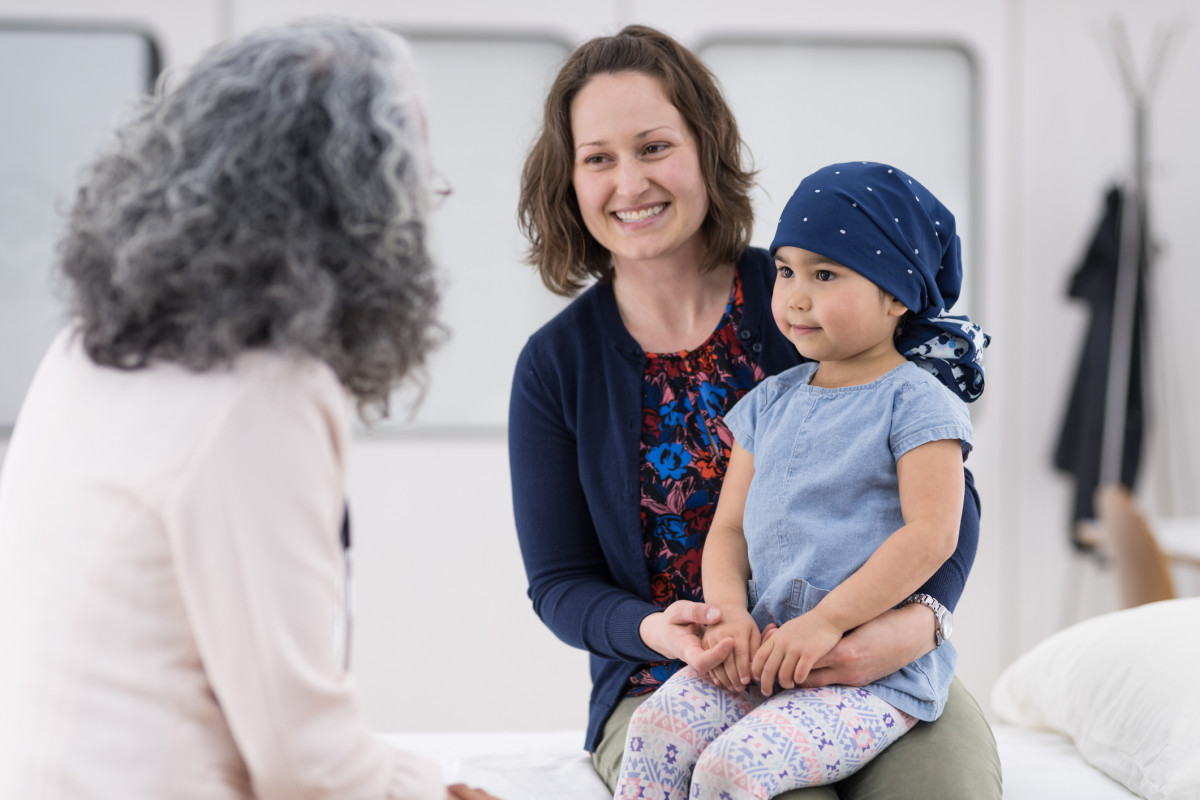 11 12 2018ChanapaDoctor cancer child iStock 992387866