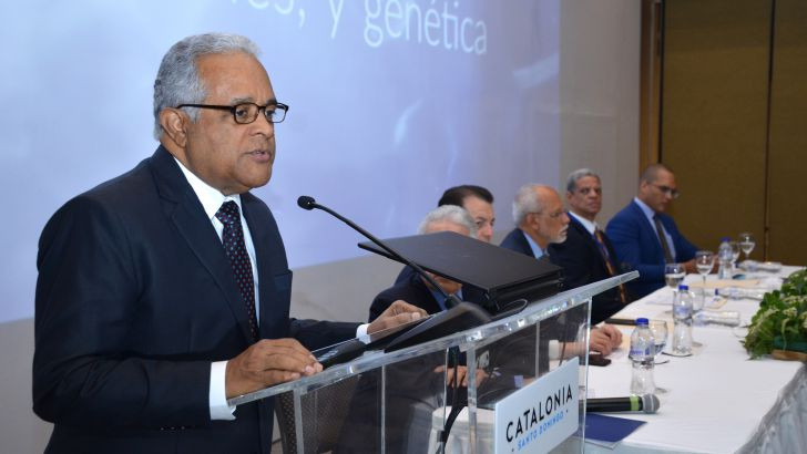 Ministro Salud en Congreso Oncologia del INCART
