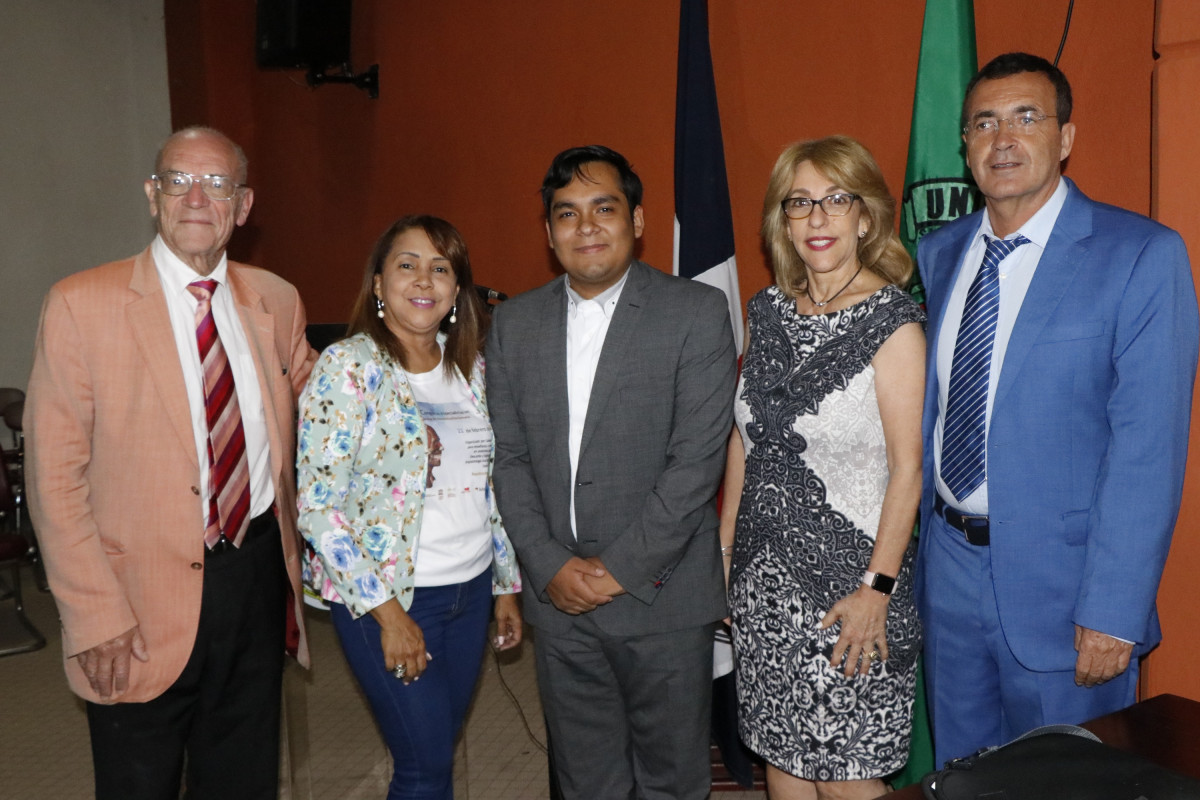 FOTO PRINCIPAL, los doctores Jean Franu00e7ois, Aura V. Camilo, Pablo Gonzu00e1lez, Johanna Nicolu00e1s y Josu00e9 R. Mogorron Huerta.