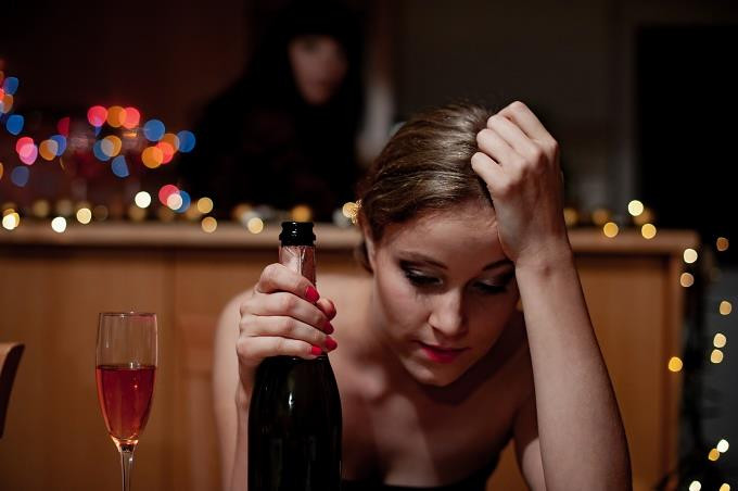 Jovenes que ven publicidad alcoholica son mas propensos a ser bebedores