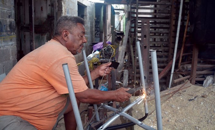 Poblacion adulta dominicana