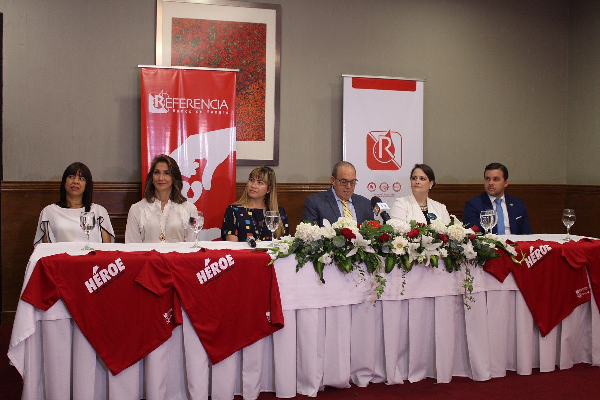 Foto 1, Wilma Santana, Cynthia Leu00f3n, Diana Ramu00edrez, Milcu00edades Albert Fiorinelly, Eliza Fernu00e1ndez y Agustu00edn Du00edaz.