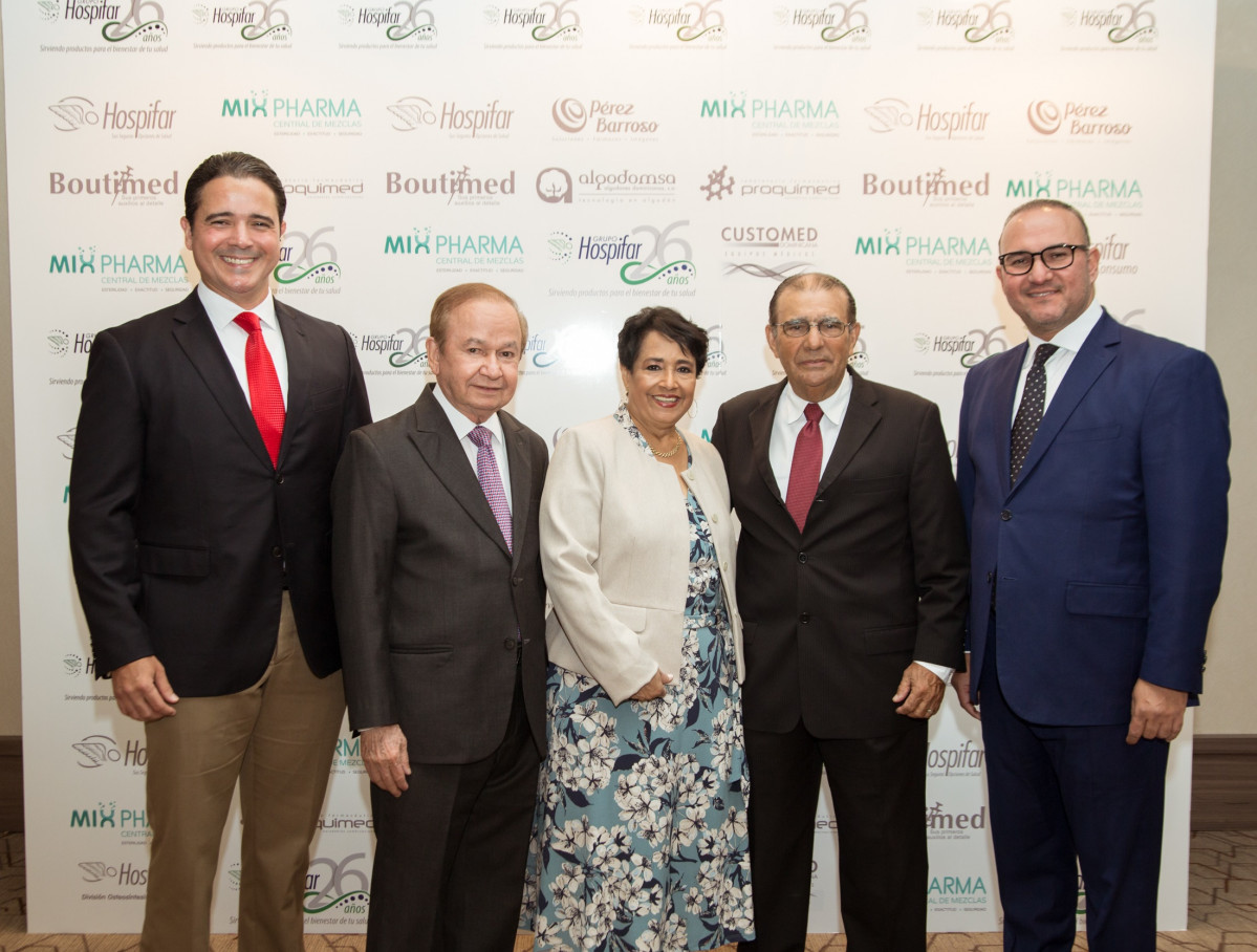 4. Tomás Lebrón, Ellis Pérez, Rosalía de Cuello, Domingo Cuello y Rafael Pérez Barroso.