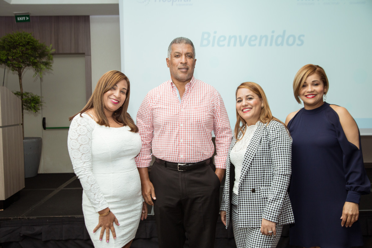 9. Evelyn Rijo, Víctor De la Rosa, Elaine De la Rosa y Alexandra Betancourt.