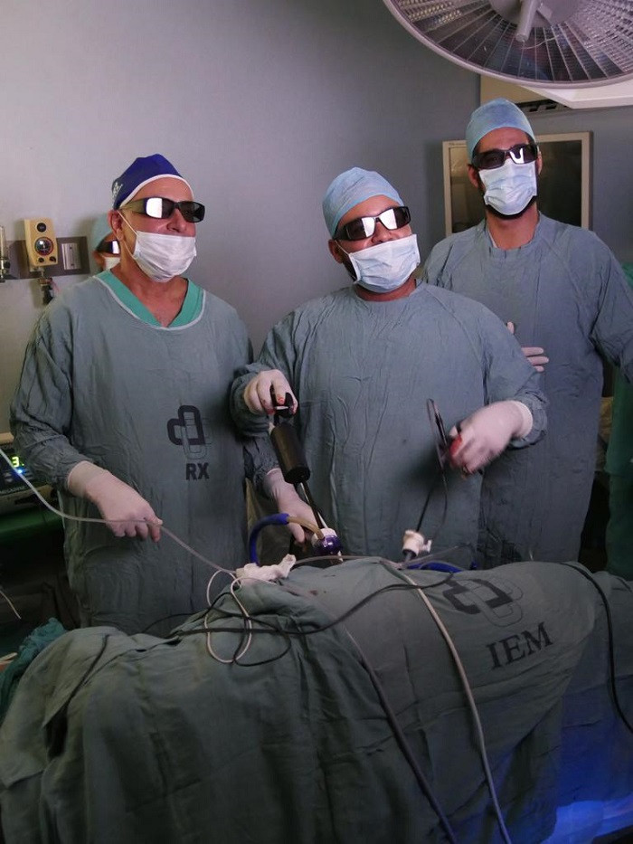 Realizan primera cirugia 3D con brazo robu00f3tico Dex Surgical en el pau00eds