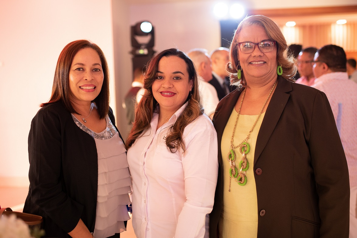 Rosanna Figueroa, Mildred Rodriguez y Ada Artiles