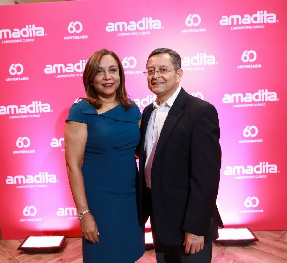Dra. Fanny Vargas y Dr. Hu00e9ctor Martinez
