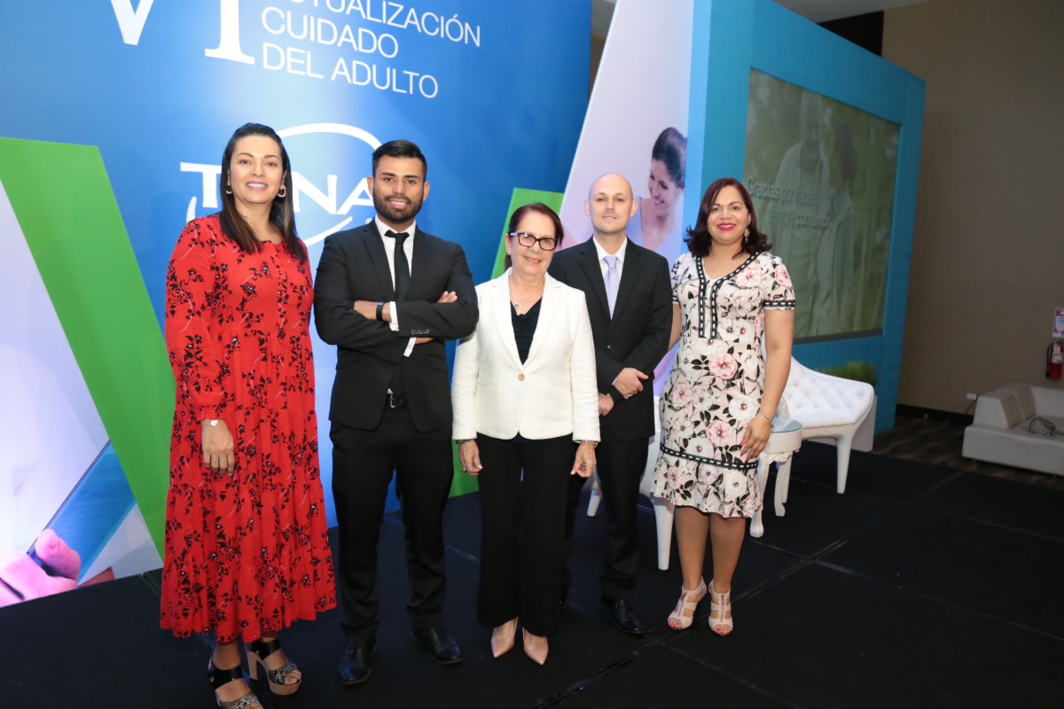 Principal   Diana Vahos, Ricardo Pachu00f3n, Leticia Rivera, Alejandro Garcu00eda y Ku00e9nida Mieses.
