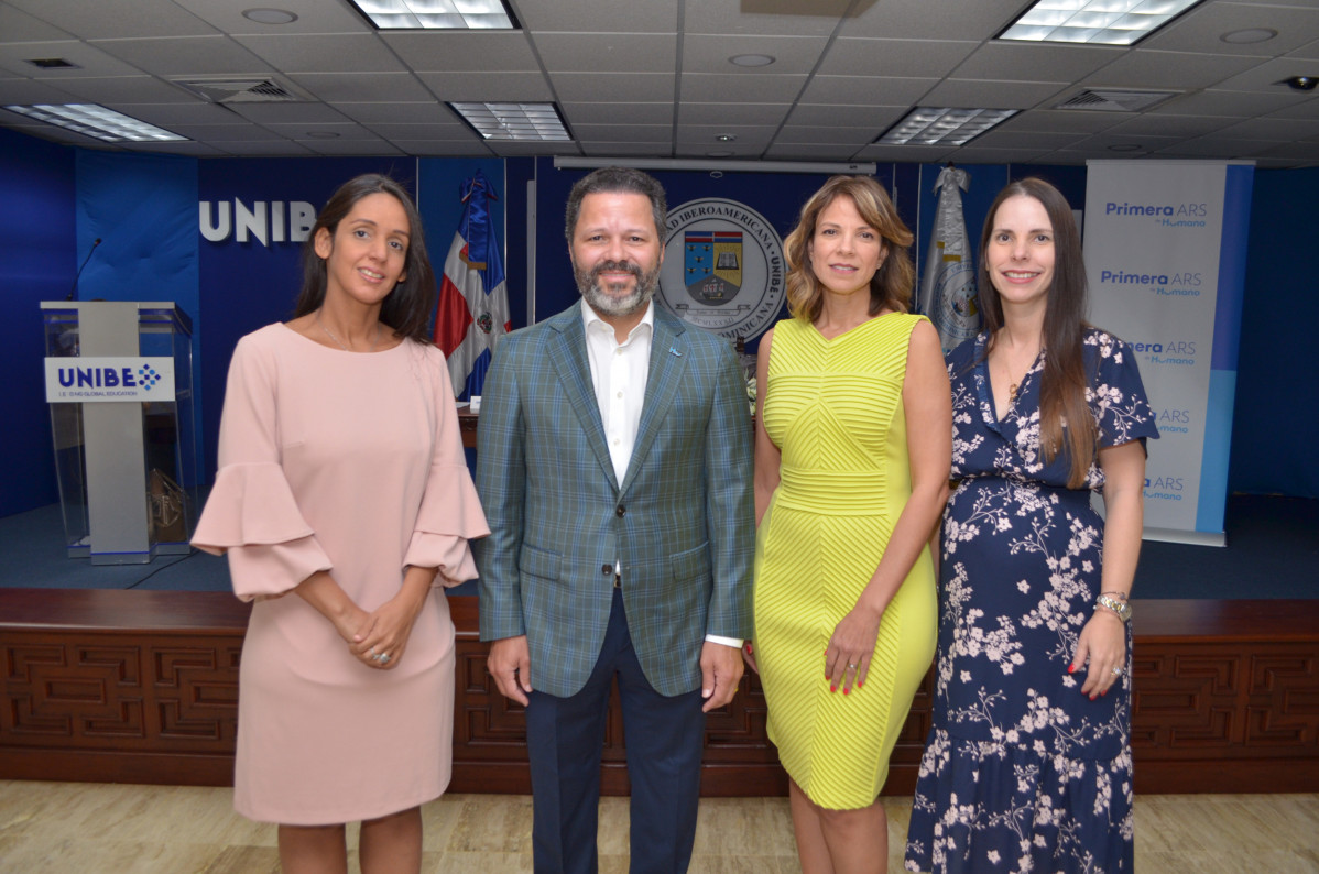 Gianna D Oleo, Eduardo Cruz, Maribel Medina y Karla Portela