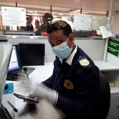 Continua uso de mascarillas en las americas