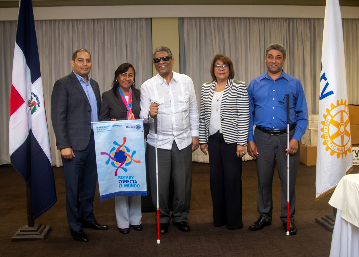 Miguel Gonzalez, Dra. Aurelina Carvajal, Jose Manuel Paulino, Miledys Salcedo y Lino Rafael Delgado