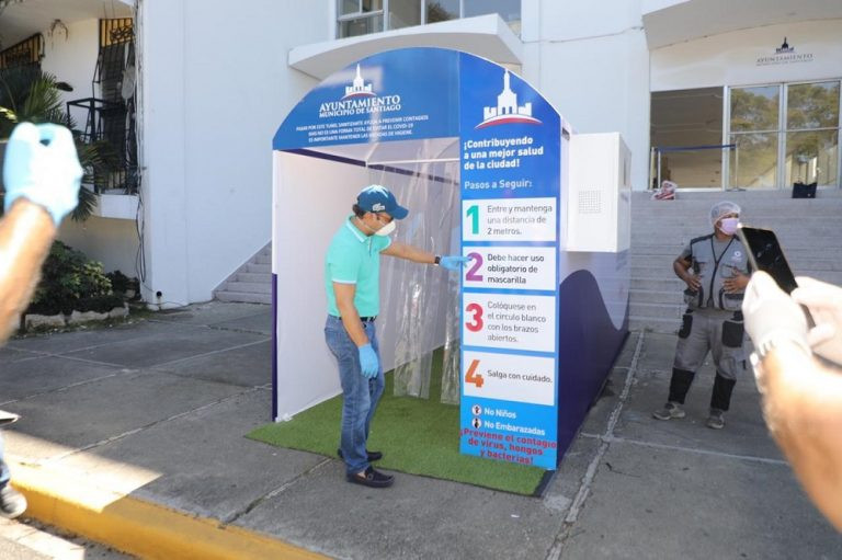 El acalde Abel Martu00ednez deju00f3 en funcionamiento el primer tu00fanel sanitizante de ozono en el pau00eds 768x511