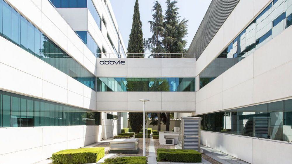 Fachada exterior de la sede de abbvie en espana 15 1000x564