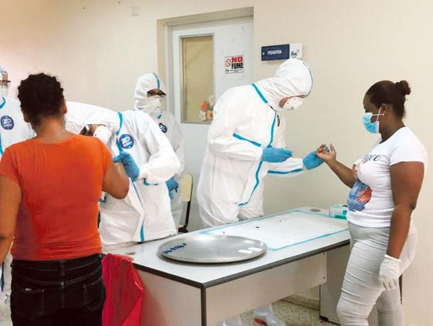 Autoridades ponen cerco epidemiologico en barrios de santiago