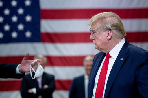 Trump nasobuco covid