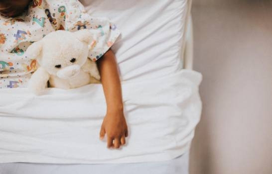 Little girl sleeping in hospital bed 15799983 20210217220814