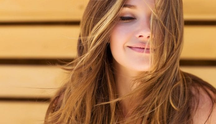 Aclara tu cabello de forma natural 696x400