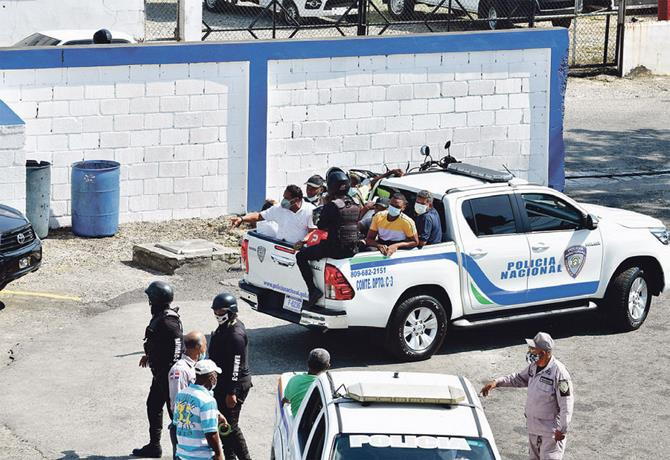 365 dias bajo el estado de emergencia y el toque de queda por el covid 19