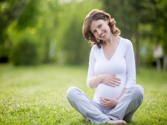Embarazo durante la menopausia 696x522