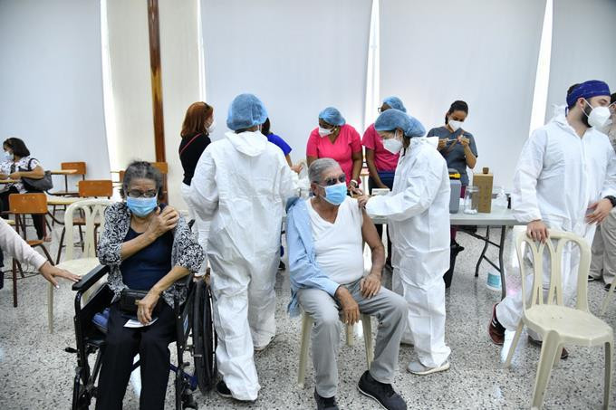 Focos mayores de covid estan en la capital y santiago