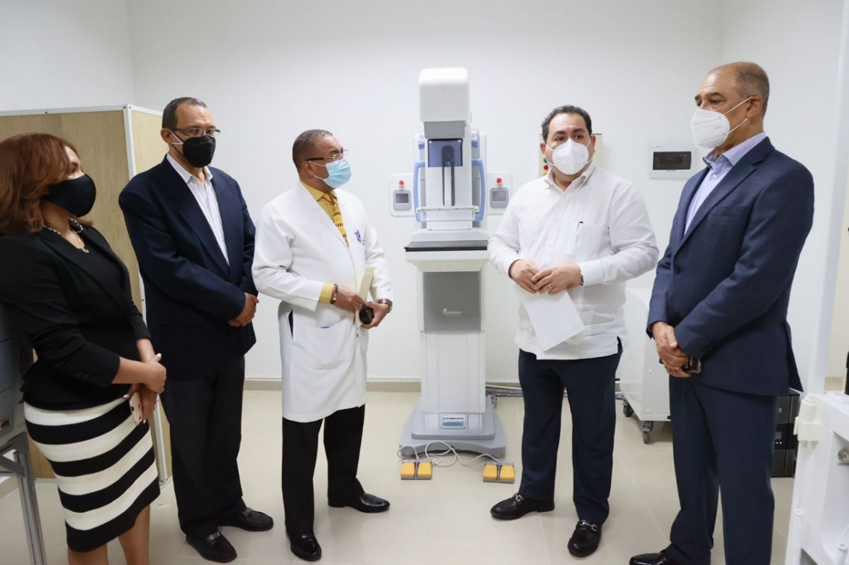 SNS entrega equipos valorados en RD$14.6 millones en dos hospitales de La Vega (3)