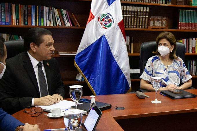 Gabinete de salud se reune con sociedades medicas y anunciaran medidas por ausentismo laboral
