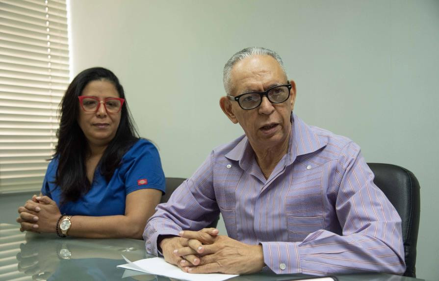 090622dra rosario almanzar y dr  elli morla 01 71e12513 focus 0 0 895 573