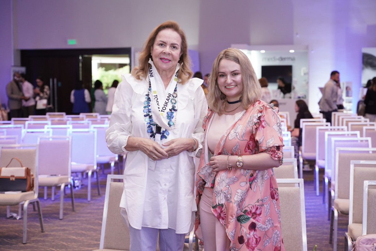 Dormida Jhones y Carolina Palacio