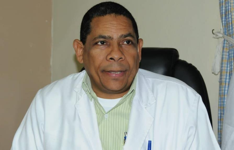 Fredis reyes nuevo director del hospital salvador b gautier 6fab73ac focus 0.04 0.24 895 573