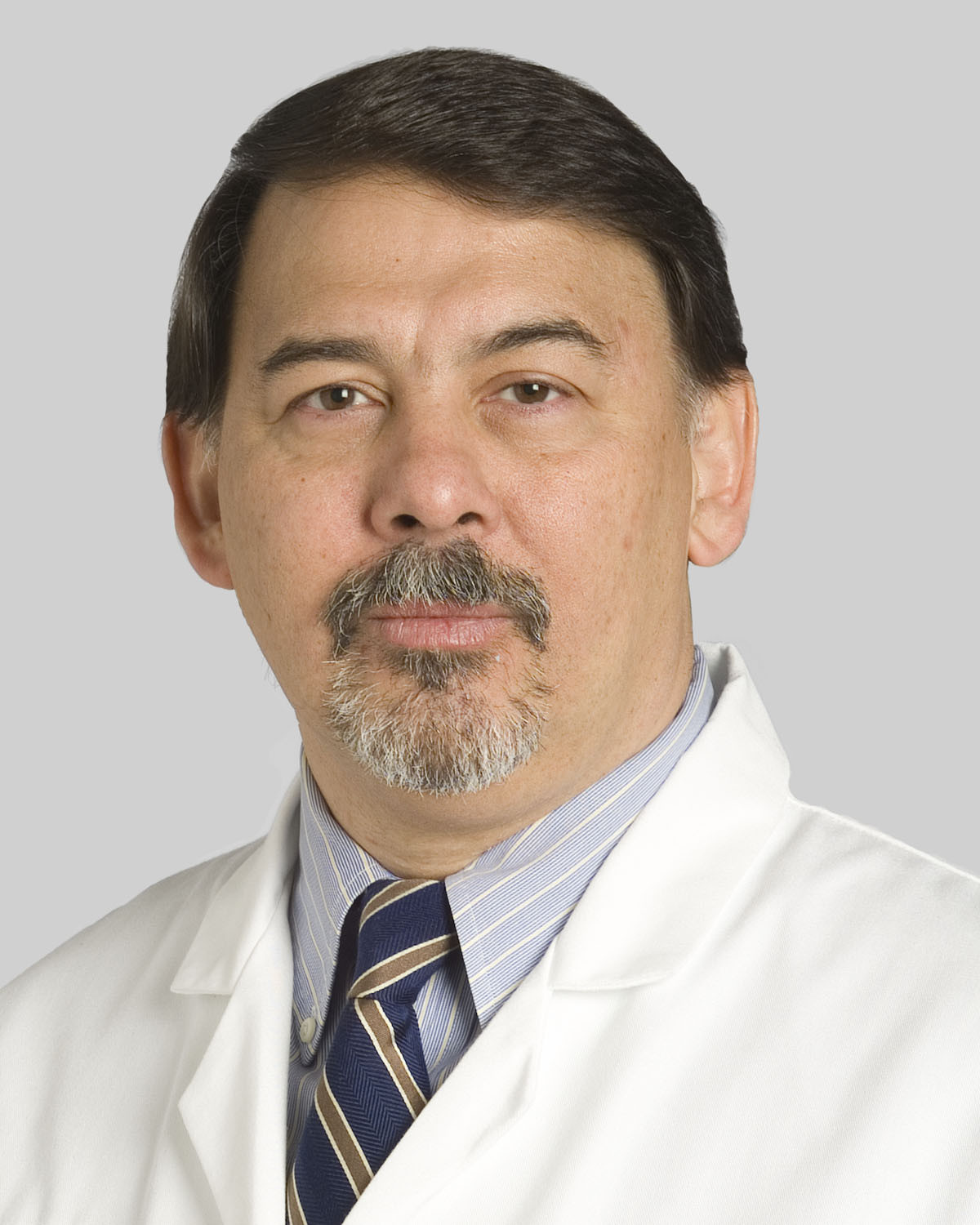 Doctor Josu00e9 Navia, director del Centro Vascular y del Corazu00f3n de Cleveland Clinic