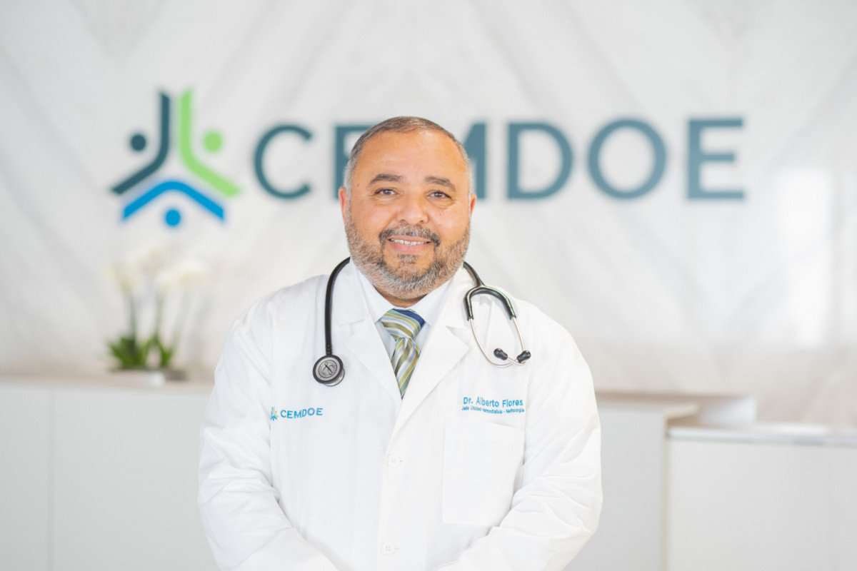 Dr. Alberto Flores, nefru00f3logo de CEMDOE