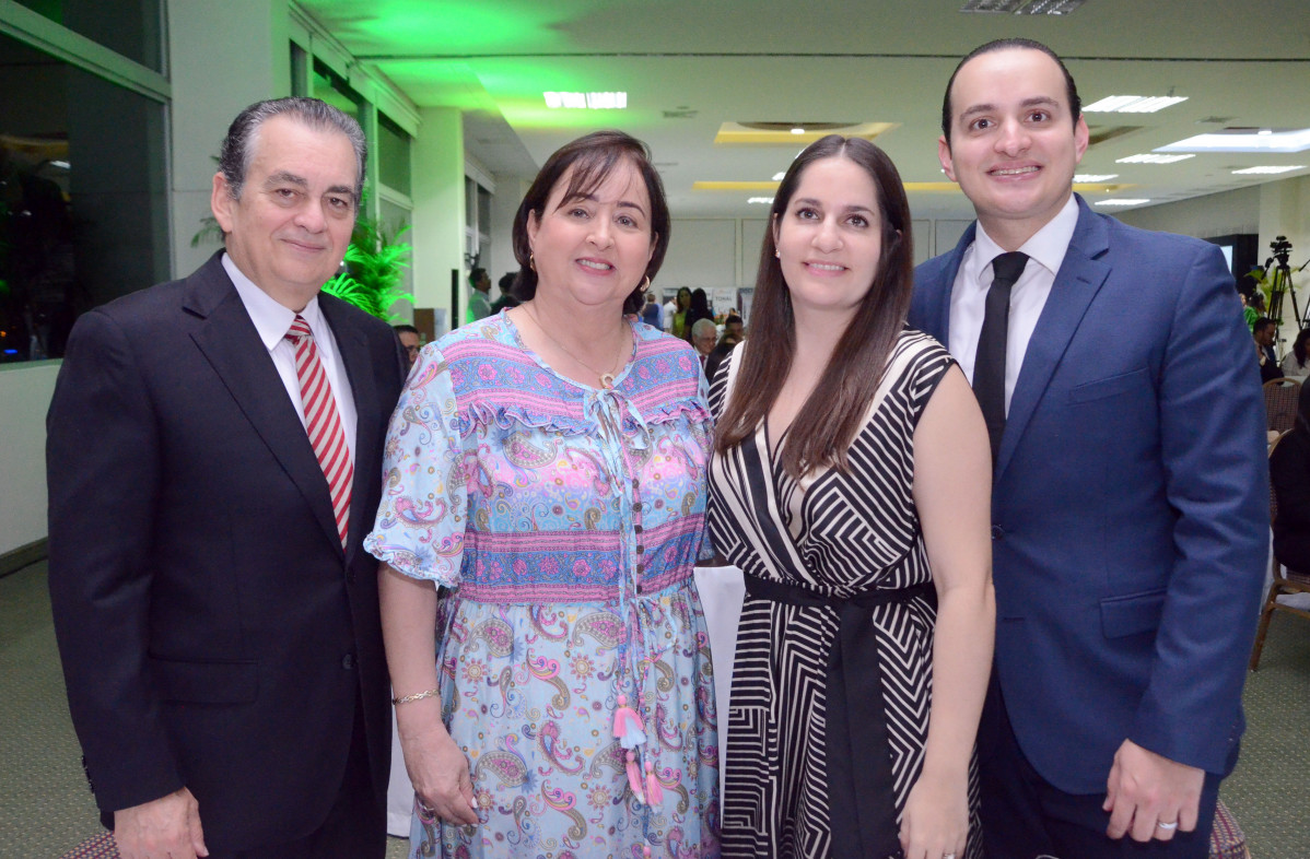 Nelson Grullón, Cecilia de Grullón, Mariana Castañeda y Manuel Grullón