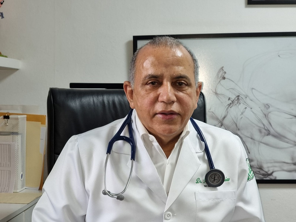 DR. Plutarco Arias presidente de la Sociedad de Neumologia y Cirugia del Torax