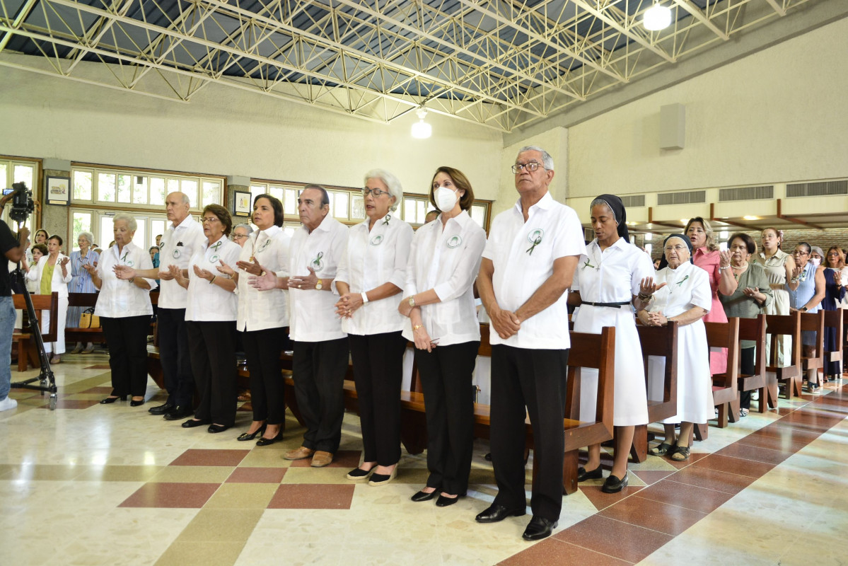 Junta Directiva durante la misa de accion de gracias scaled