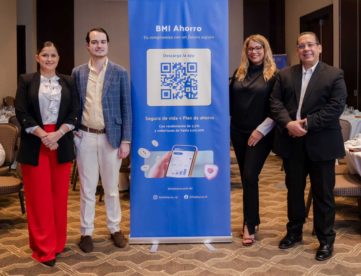Foto Principal Laura Mora, Cayetano Ortiz, Veru00f3nika  Ramu00edrez y Efru00e9n Ortiz