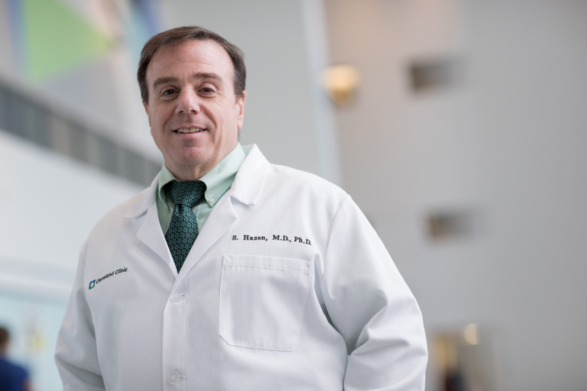 Dr. Stanley Hazen, presidente de Ciencias Cardiovasculares y Metabu00f3licas en el Instituto de Investigaciu00f3n Lerner de Cleveland Clinic