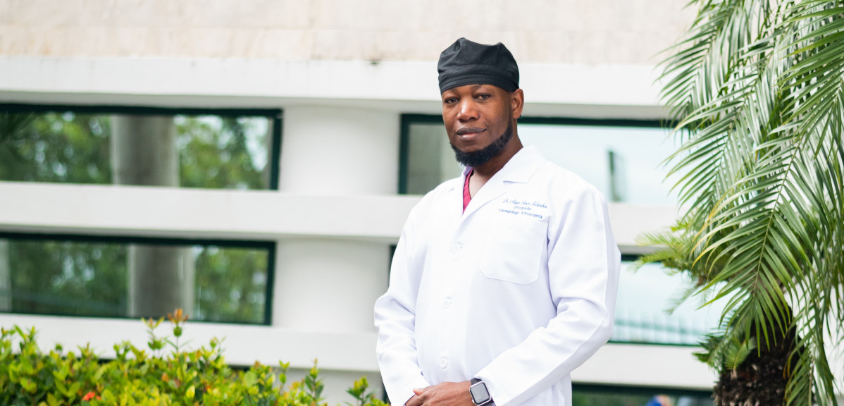 Dr. Arturo Richardson